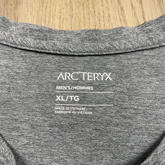 Arc'teryx Shirt Mens XL Gray Bird Logo Graphic Performance Polyester Crewneck - Picture 3 of 8